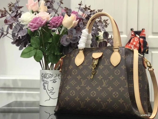 WIS RIVOLI VUITTON LOUIS MM 0926